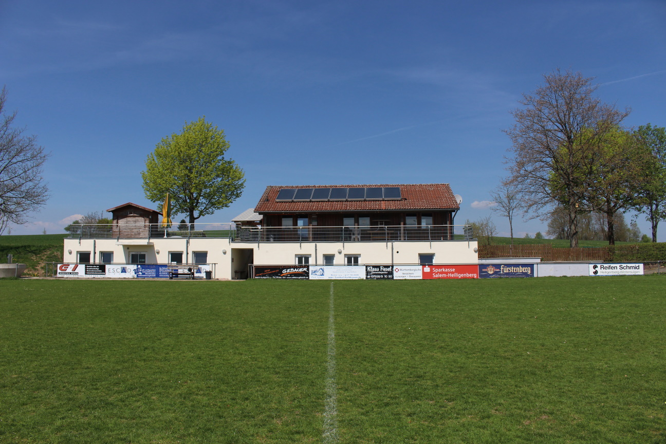 Vereinsheim-Sicht_Sportplatz.jpg